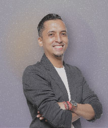 foto profilKamal Rasyid sebagai talent, Master of ceremony atau host, penyiar radio, juga sebagai seorang Voice over