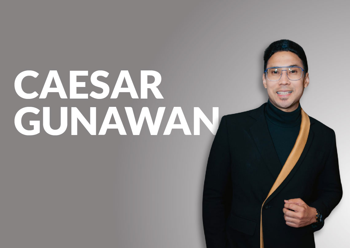 Caesar Gunawan, an MC/host, radio announcer, public speaker. In addition to being available for broadcasts, he can also host events as a master of ceremonies or host at various types of events.