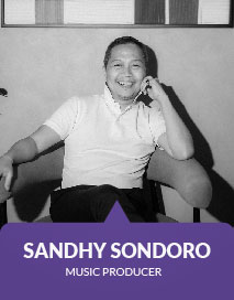 Sandhy Sondoro sebagai music producer di perusahaan